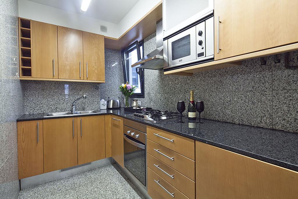 Apartment Barcelona Rentals - Sarria Apartments Near Center Esterno foto